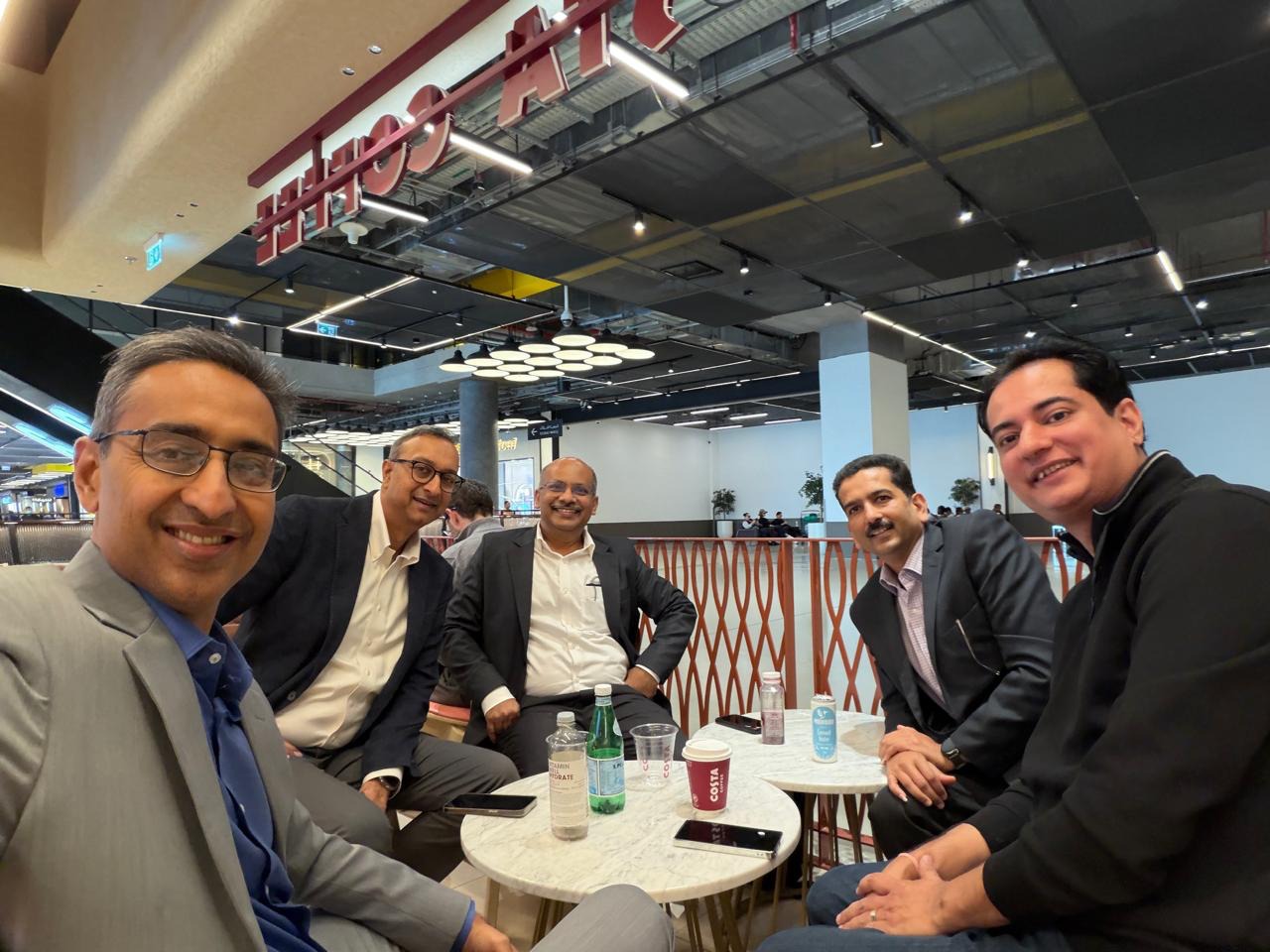 SimplyHR and Gulf Worldwide Distribution joint venture team